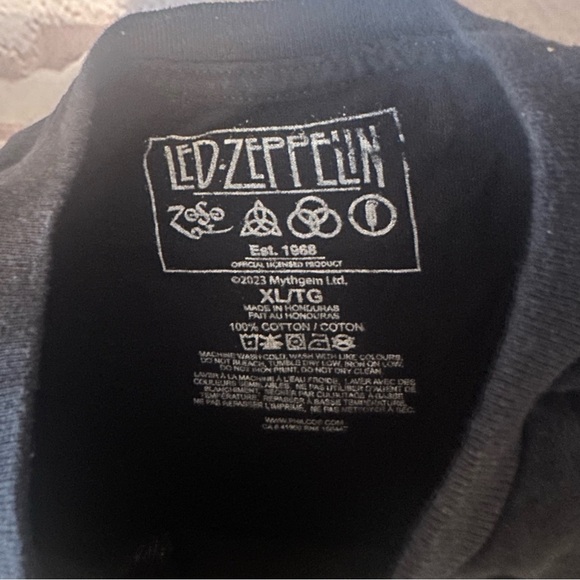 Black Led Zeppelin Band Tee - Picture 3 of 3